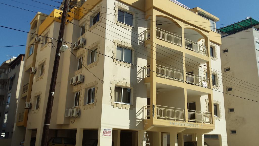 Panikos Beach Apartment I Larnaca Dış mekan fotoğraf