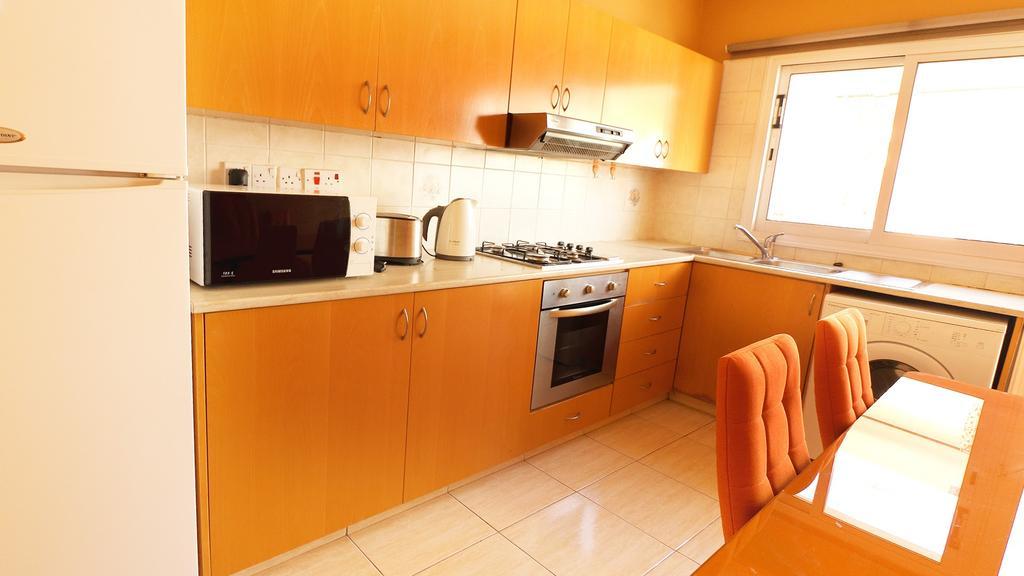 Panikos Beach Apartment I Larnaca Dış mekan fotoğraf