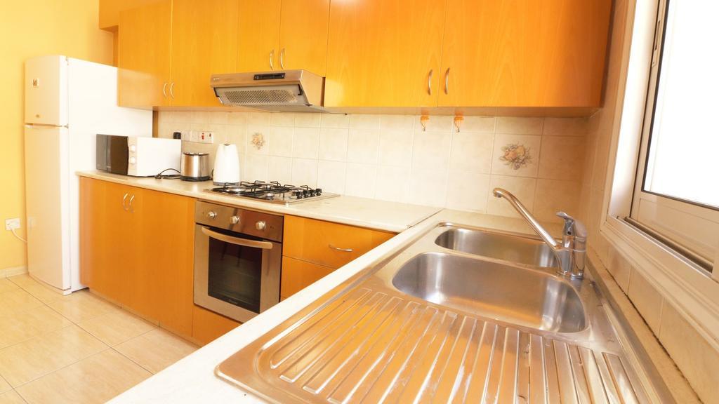 Panikos Beach Apartment I Larnaca Dış mekan fotoğraf