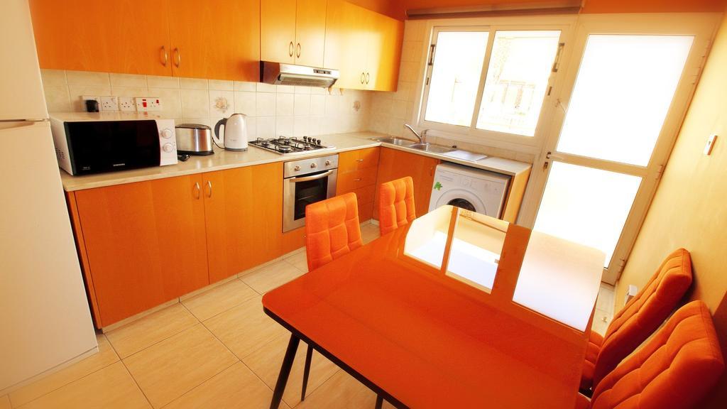 Panikos Beach Apartment I Larnaca Dış mekan fotoğraf