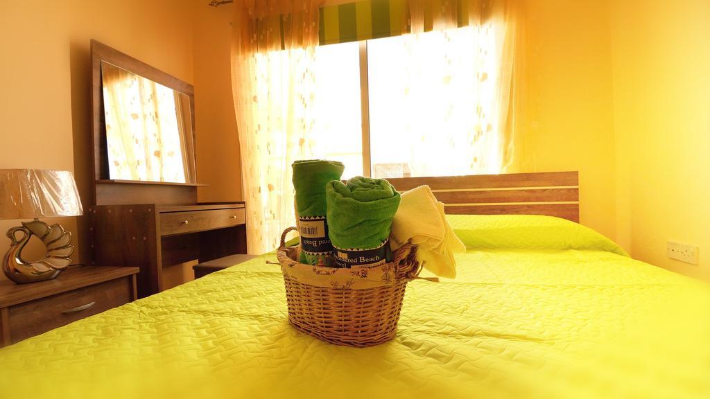 Panikos Beach Apartment I Larnaca Dış mekan fotoğraf
