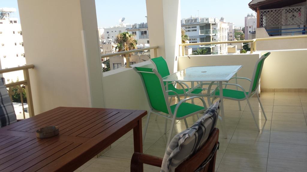 Panikos Beach Apartment I Larnaca Dış mekan fotoğraf
